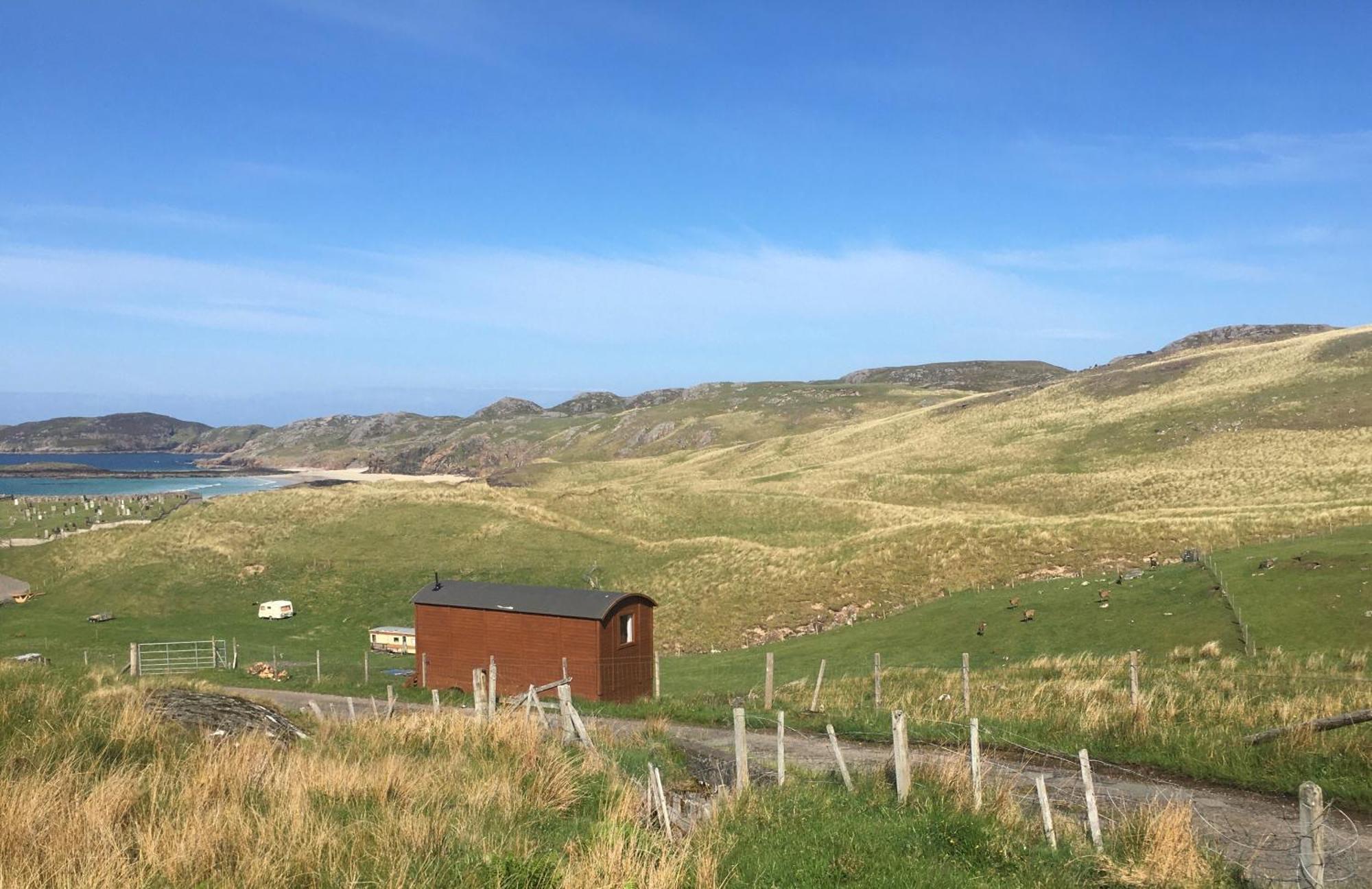 Eco Crofters Wagon By The Beach Oldshoremore 外观 照片